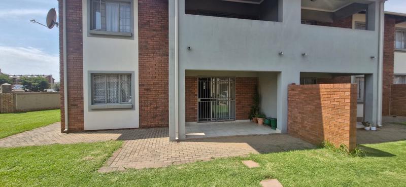 2 Bedroom Property for Sale in Monavoni Gauteng