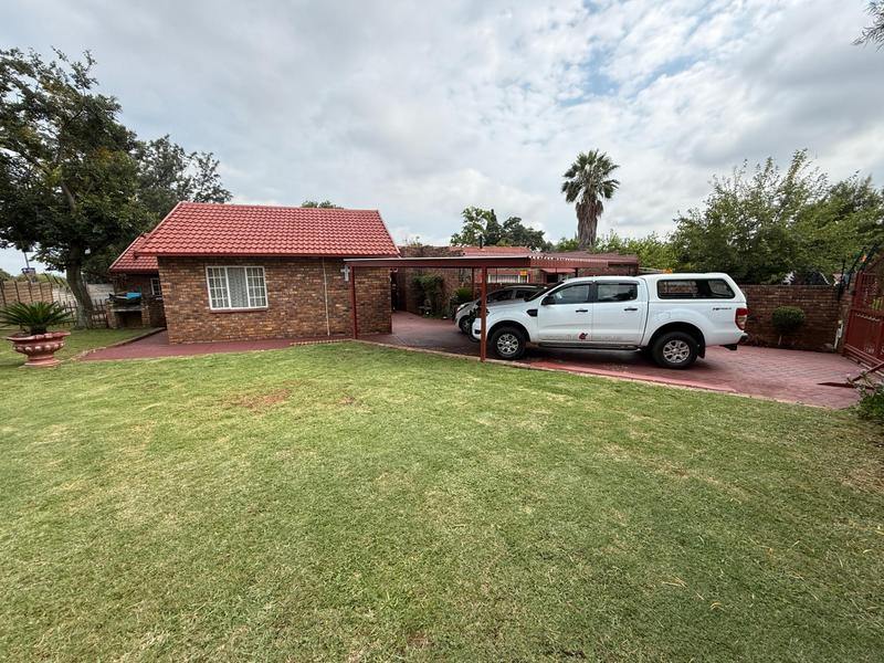 4 Bedroom Property for Sale in The Reeds Gauteng