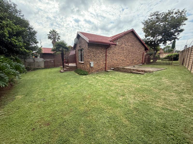 4 Bedroom Property for Sale in The Reeds Gauteng