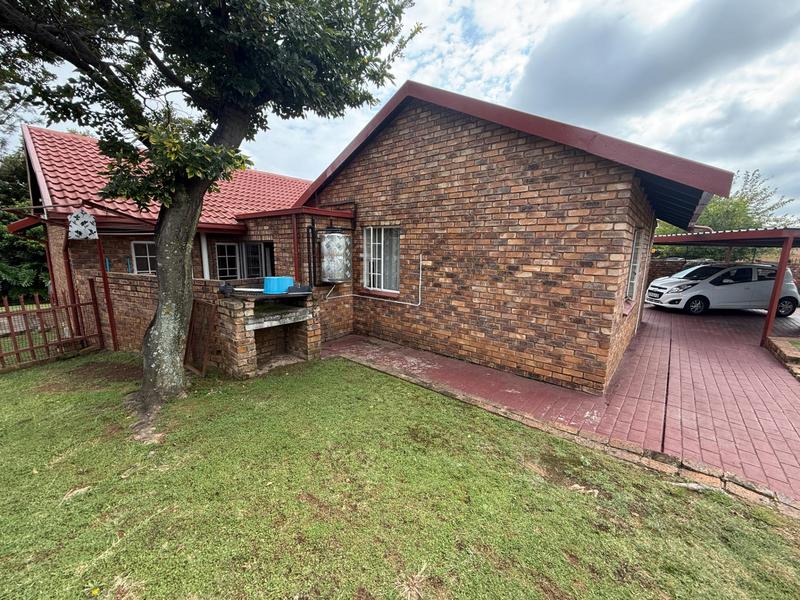 4 Bedroom Property for Sale in The Reeds Gauteng
