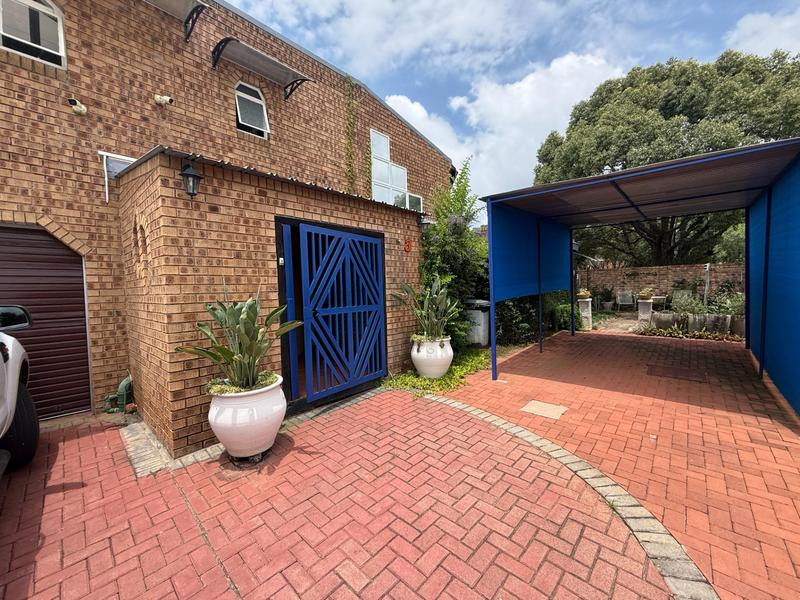 5 Bedroom Property for Sale in The Reeds Gauteng