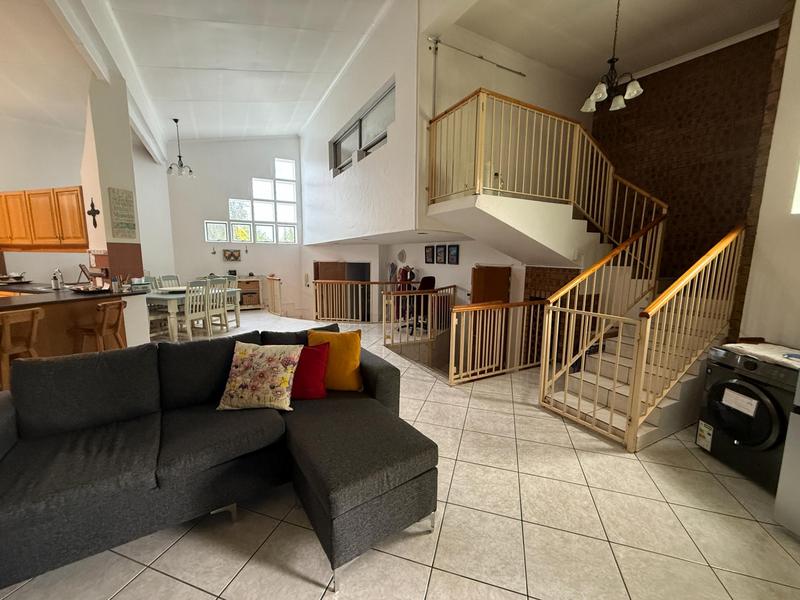 5 Bedroom Property for Sale in The Reeds Gauteng