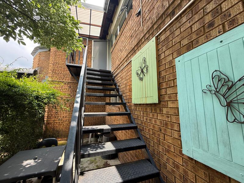 5 Bedroom Property for Sale in The Reeds Gauteng