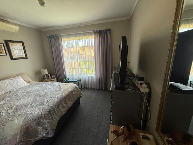 2 Bedroom Property for Sale in The Reeds Gauteng