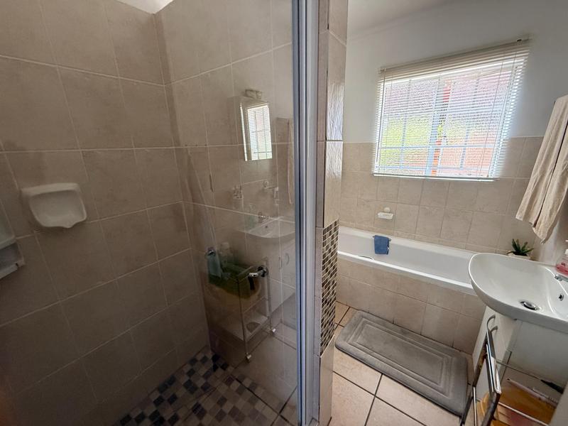 2 Bedroom Property for Sale in The Reeds Gauteng