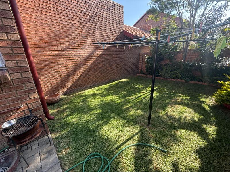 2 Bedroom Property for Sale in The Reeds Gauteng
