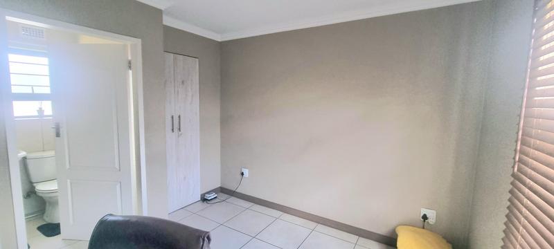 2 Bedroom Property for Sale in Amberfield Gauteng