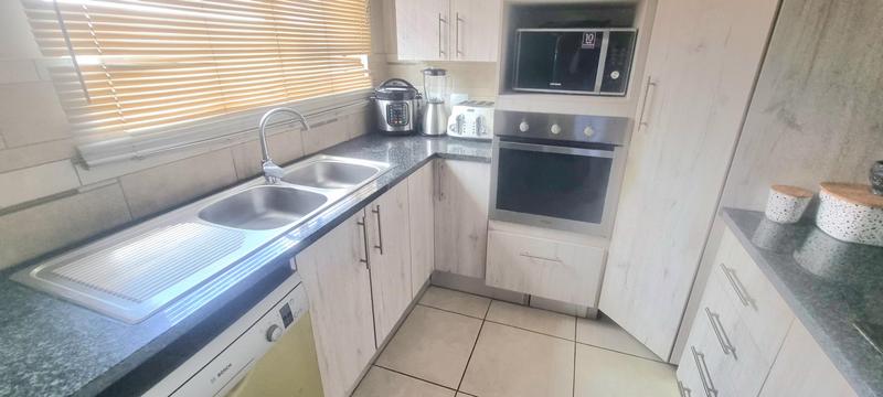 2 Bedroom Property for Sale in Amberfield Gauteng