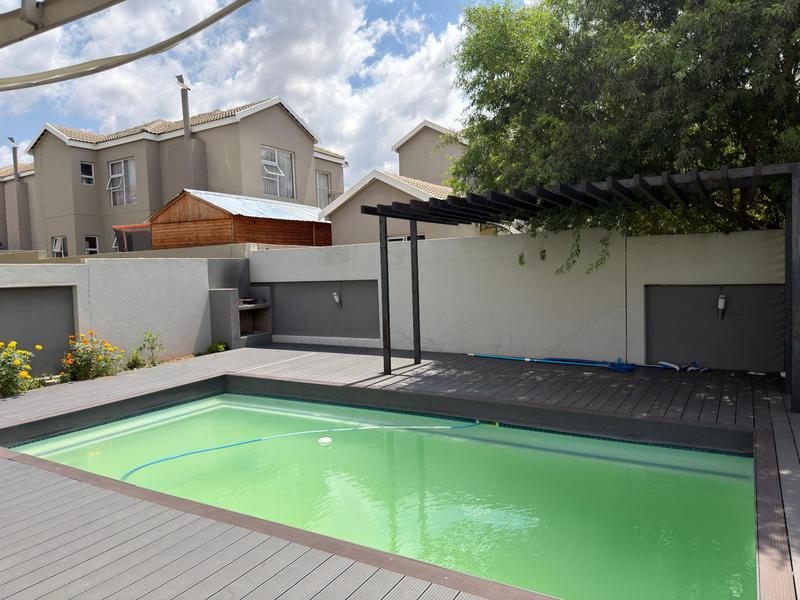 4 Bedroom Property for Sale in Thatchfield Gauteng