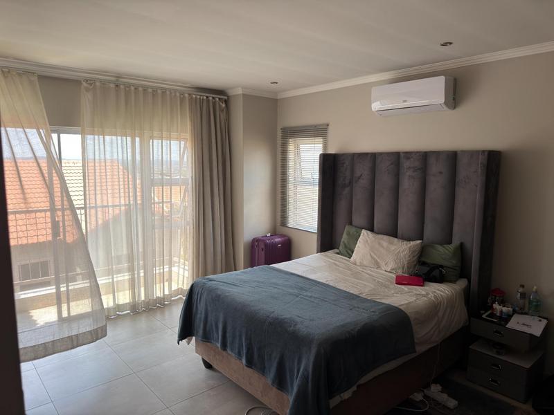 4 Bedroom Property for Sale in Thatchfield Gauteng