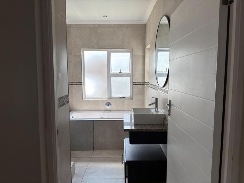 4 Bedroom Property for Sale in Thatchfield Gauteng