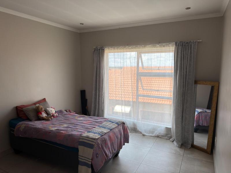 4 Bedroom Property for Sale in Thatchfield Gauteng