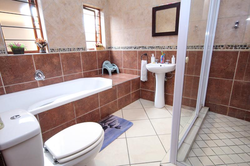 3 Bedroom Property for Sale in Thatchfield Gauteng
