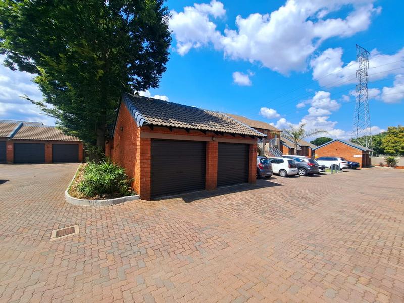 2 Bedroom Property for Sale in Eco Park Gauteng