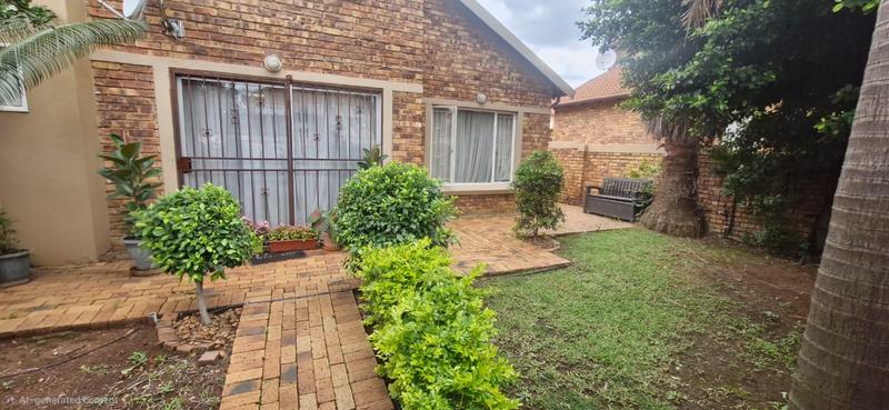 3 Bedroom Property for Sale in Heuwelsig Estate Gauteng