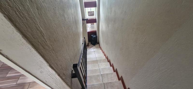 3 Bedroom Property for Sale in Heuwelsig Estate Gauteng