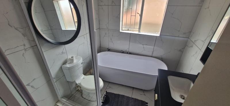 3 Bedroom Property for Sale in Heuwelsig Estate Gauteng