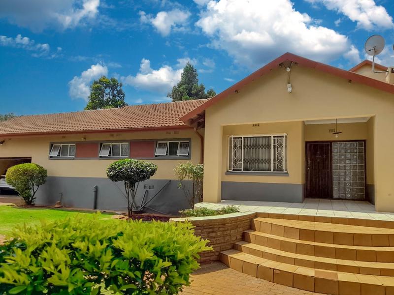 To Let 4 Bedroom Property for Rent in Florida Park Gauteng