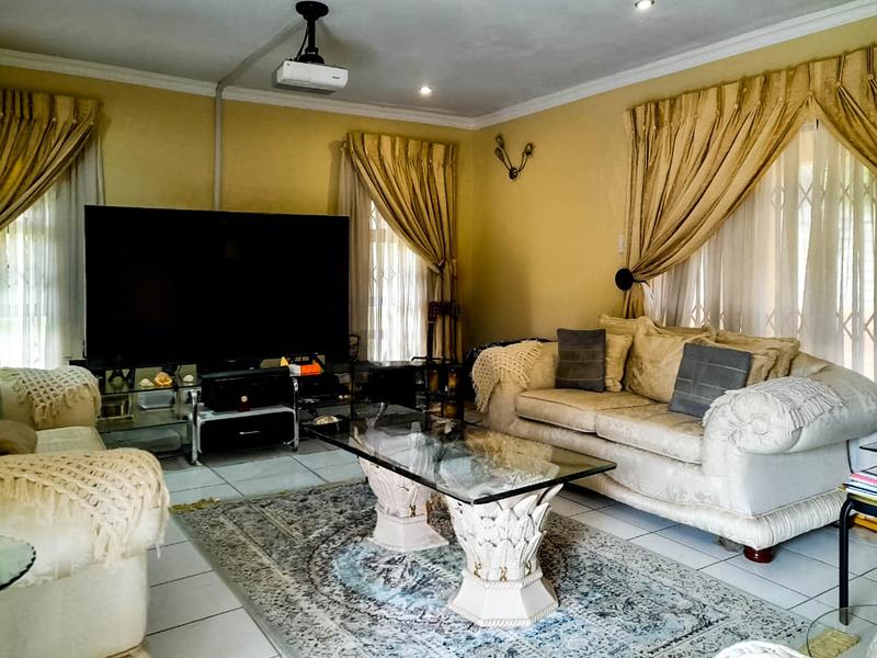 To Let 4 Bedroom Property for Rent in Florida Park Gauteng