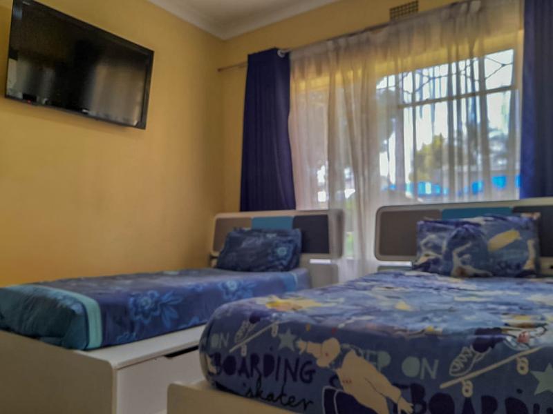 To Let 4 Bedroom Property for Rent in Florida Park Gauteng