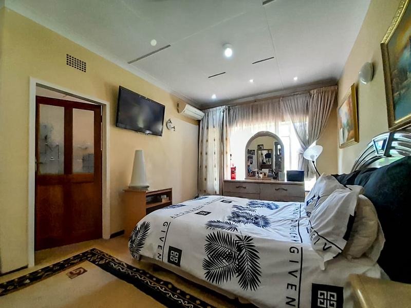 To Let 4 Bedroom Property for Rent in Florida Park Gauteng