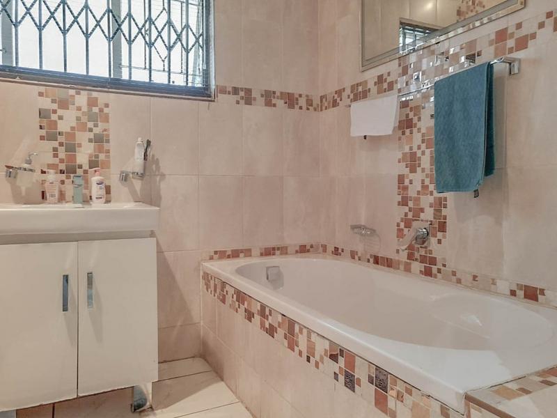 To Let 4 Bedroom Property for Rent in Florida Park Gauteng