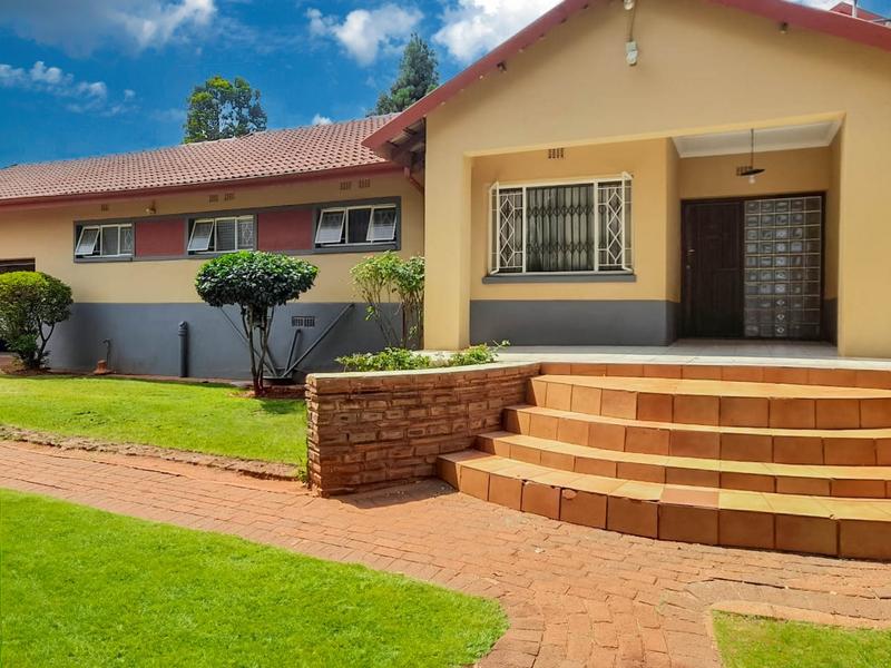To Let 4 Bedroom Property for Rent in Florida Park Gauteng