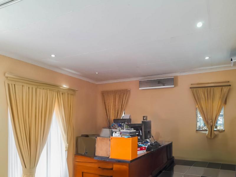 To Let 4 Bedroom Property for Rent in Florida Park Gauteng
