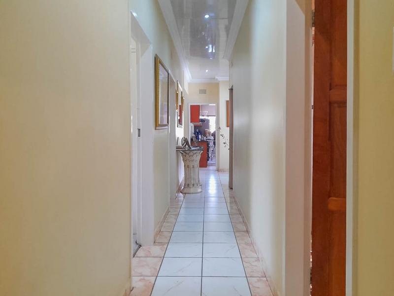 To Let 4 Bedroom Property for Rent in Florida Park Gauteng