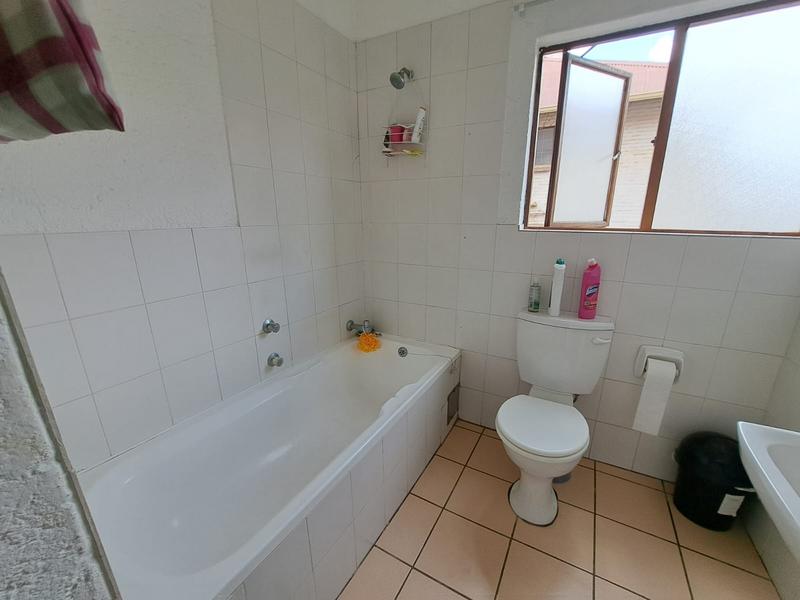 To Let 1 Bedroom Property for Rent in Westdene Gauteng