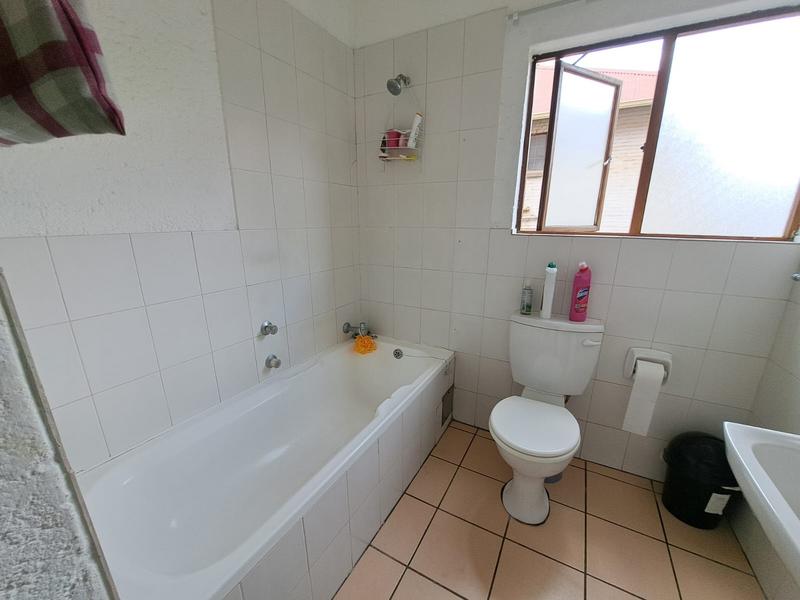 To Let 1 Bedroom Property for Rent in Westdene Gauteng