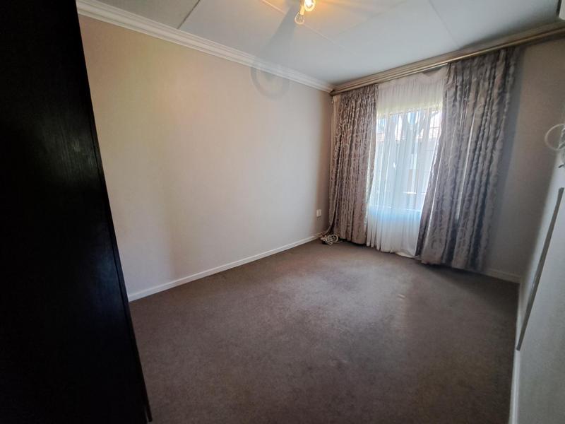 To Let 4 Bedroom Property for Rent in Noordwyk Gauteng