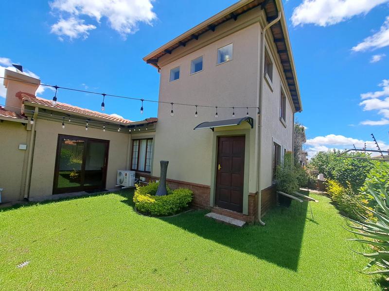 To Let 4 Bedroom Property for Rent in Noordwyk Gauteng