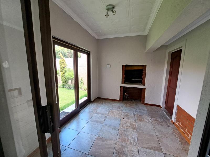To Let 4 Bedroom Property for Rent in Noordwyk Gauteng