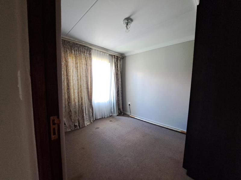 To Let 4 Bedroom Property for Rent in Noordwyk Gauteng