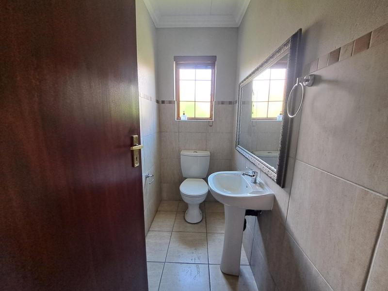To Let 4 Bedroom Property for Rent in Noordwyk Gauteng
