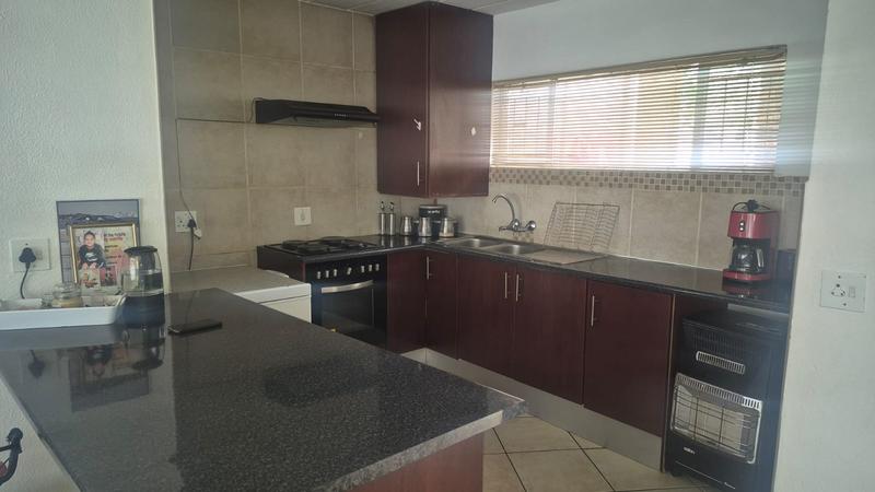 To Let 1 Bedroom Property for Rent in Whiteridge Gauteng
