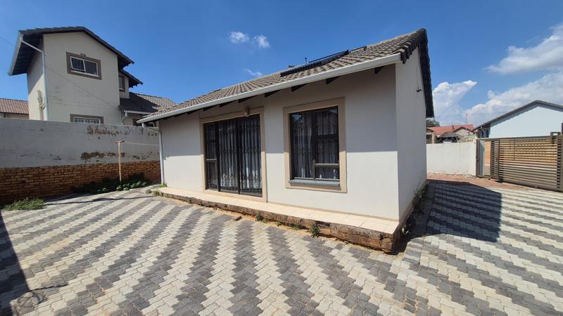 To Let 3 Bedroom Property for Rent in Witpoortjie Gauteng