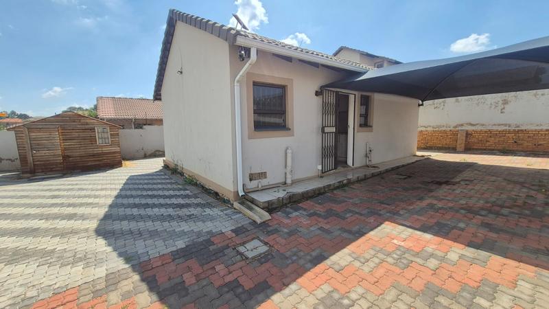 To Let 3 Bedroom Property for Rent in Witpoortjie Gauteng