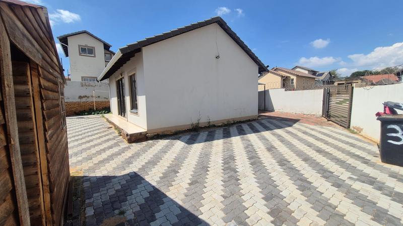 To Let 3 Bedroom Property for Rent in Witpoortjie Gauteng