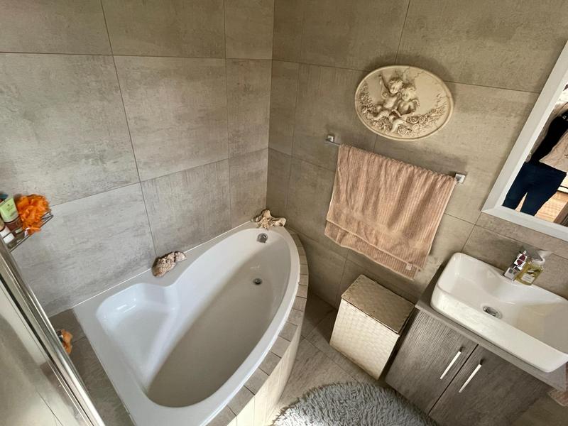 To Let 4 Bedroom Property for Rent in Pretorius Park Gauteng