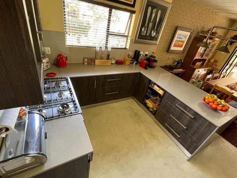 To Let 4 Bedroom Property for Rent in Pretorius Park Gauteng