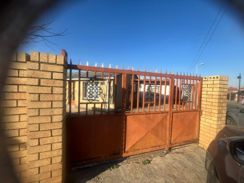 To Let 2 Bedroom Property for Rent in Meadowlands East Gauteng