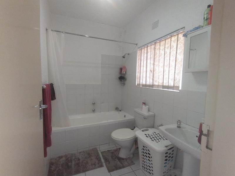 1 Bedroom Property for Sale in Westdene Gauteng