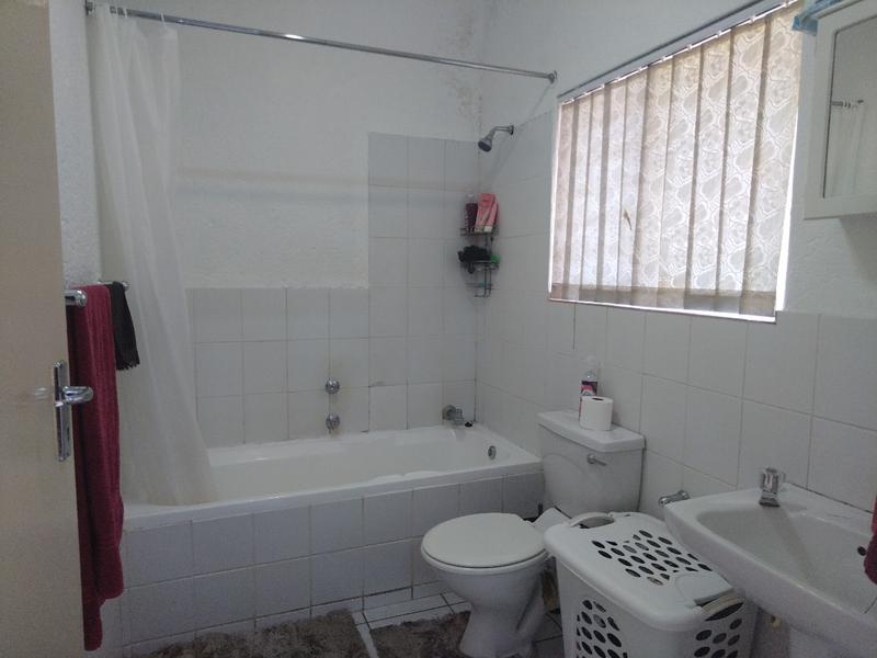 1 Bedroom Property for Sale in Westdene Gauteng