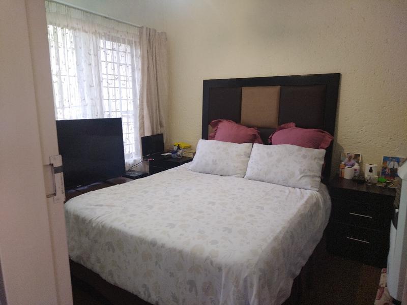 1 Bedroom Property for Sale in Westdene Gauteng