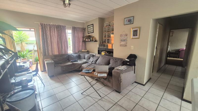 3 Bedroom Property for Sale in Roodekrans Gauteng
