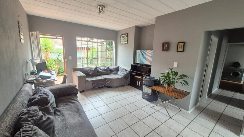 3 Bedroom Property for Sale in Roodekrans Gauteng