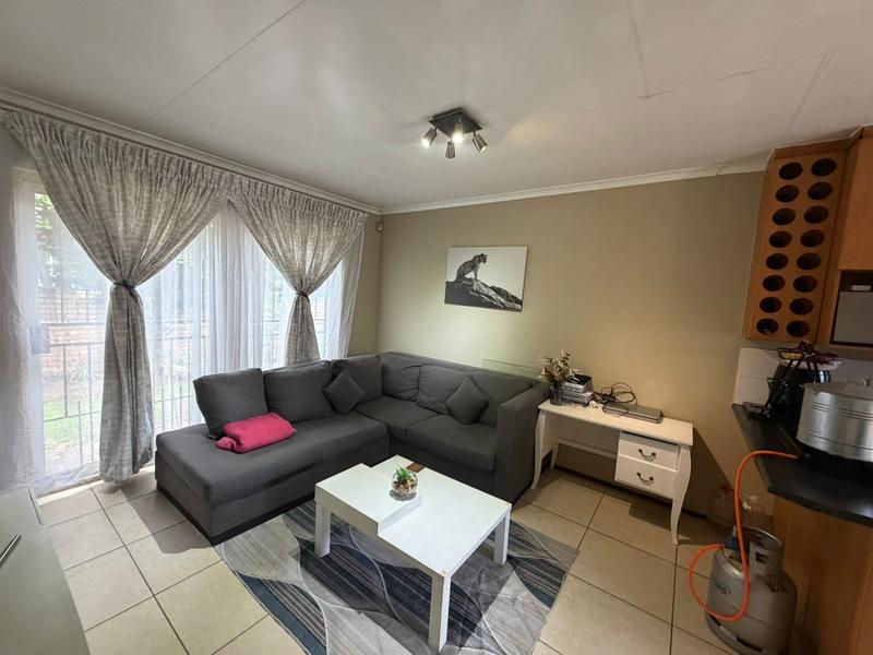 2 Bedroom Property for Sale in Wilgeheuwel Gauteng