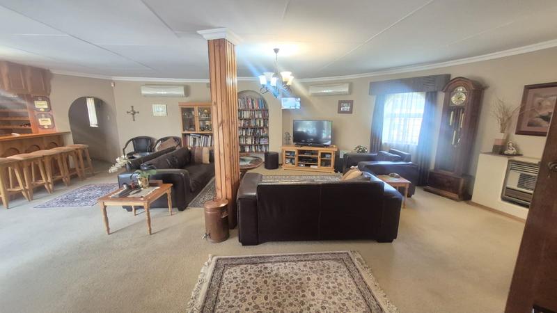 4 Bedroom Property for Sale in Rant En Dal Gauteng